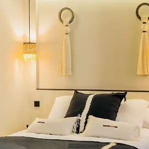 https://host-inn-le-lumiere-spa.hotels-rhonealpes.com
